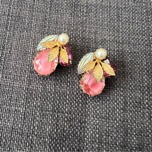 Gorgeous unmarked vintage clip earrings high quality shades of pink and pearl